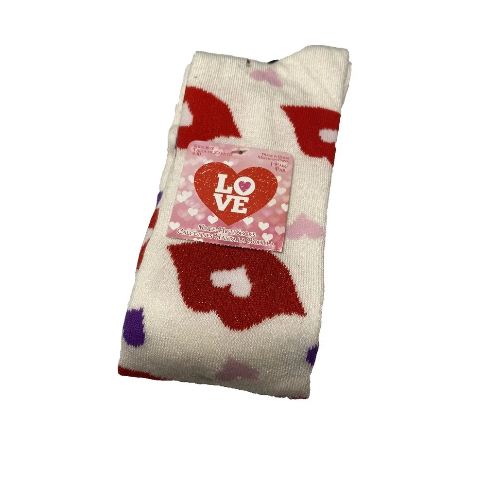 LOVE womens knee high heart & lips socks‎ 1 pair size 4-10